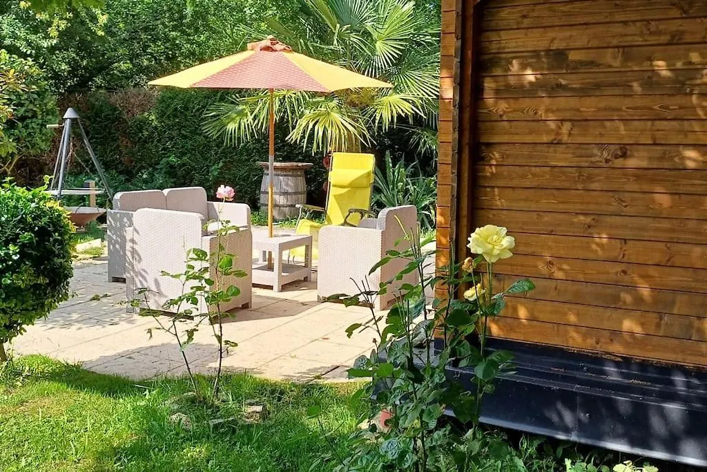 Chalet Dans Notre Jardin Parigne France