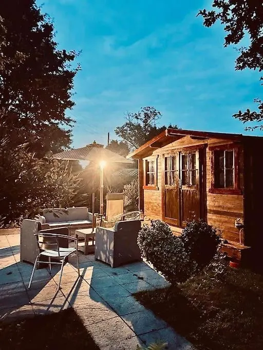 Chalet Dans Notre Jardin Parigne