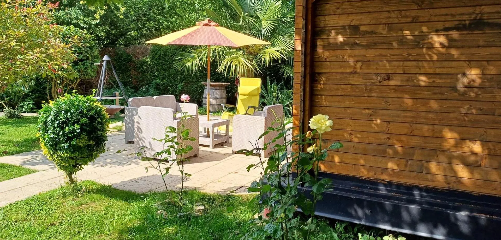 Chalet Dans Notre Jardin Parigne
